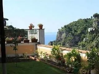 Torre Dello Ziro Hébergement de vacances *